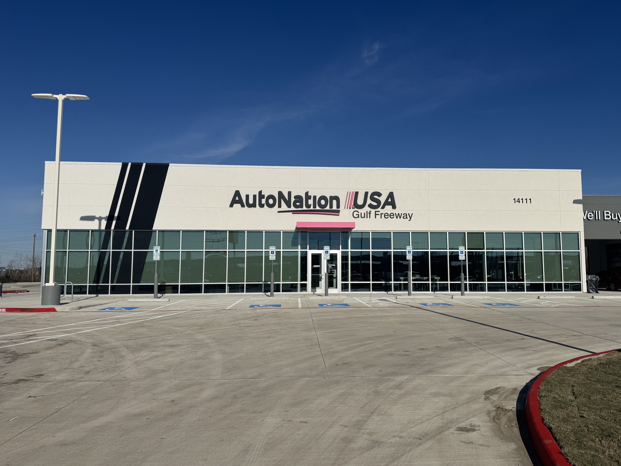 Exterior view of AutoNation USA Gulf Freeway
