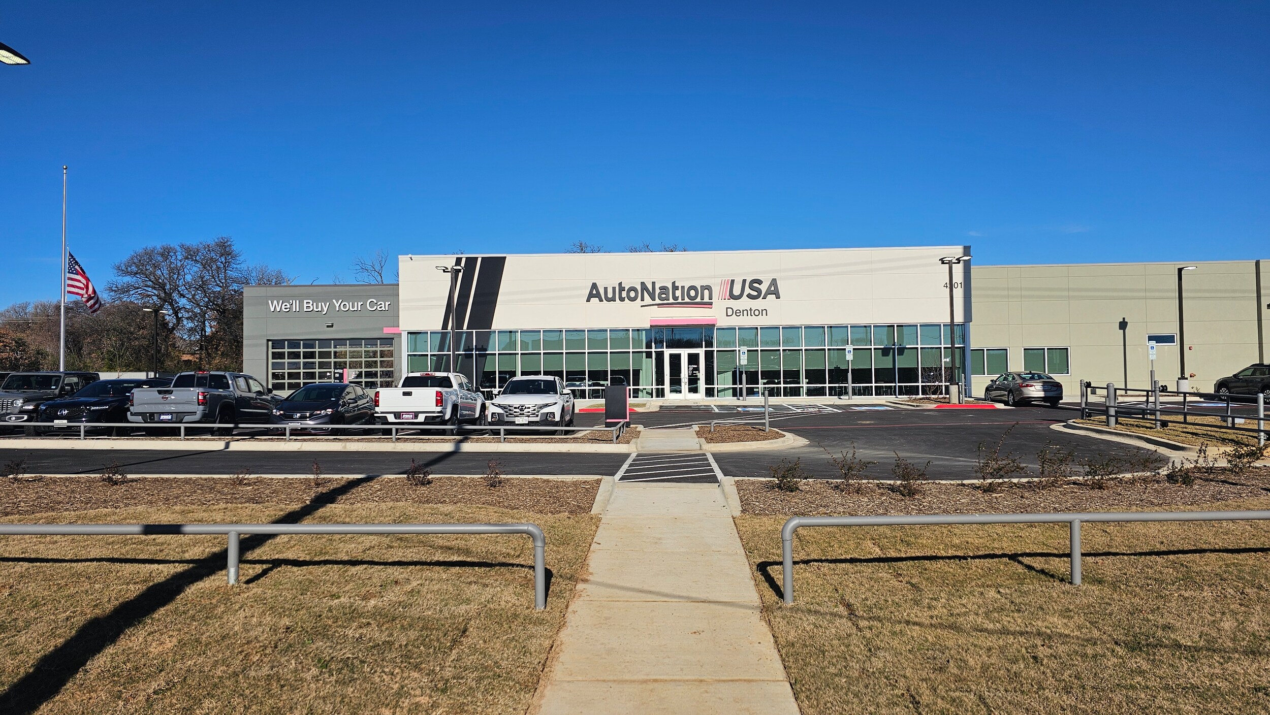 Exterior view of AutoNation USA Denton
