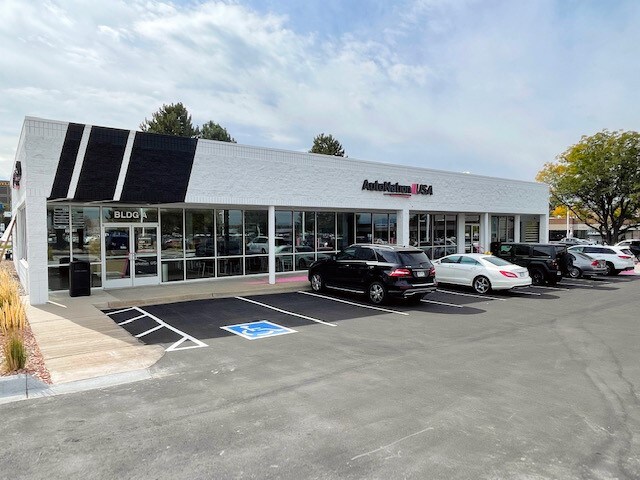 Exterior view of AutoNation USA Denver Broadway